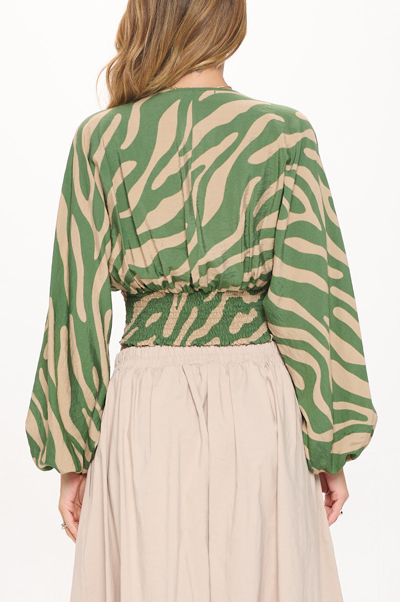 Print V neck Crop Top w Smock Detail