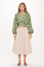 Print V neck Crop Top w Smock Detail